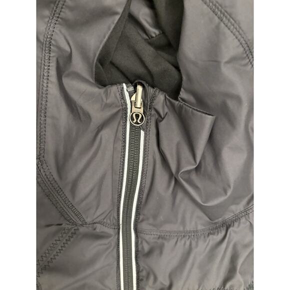Lululemon Run Get Up and Glow Reflective Jacket Black Size 6 Activewear - Picture 3 of 6